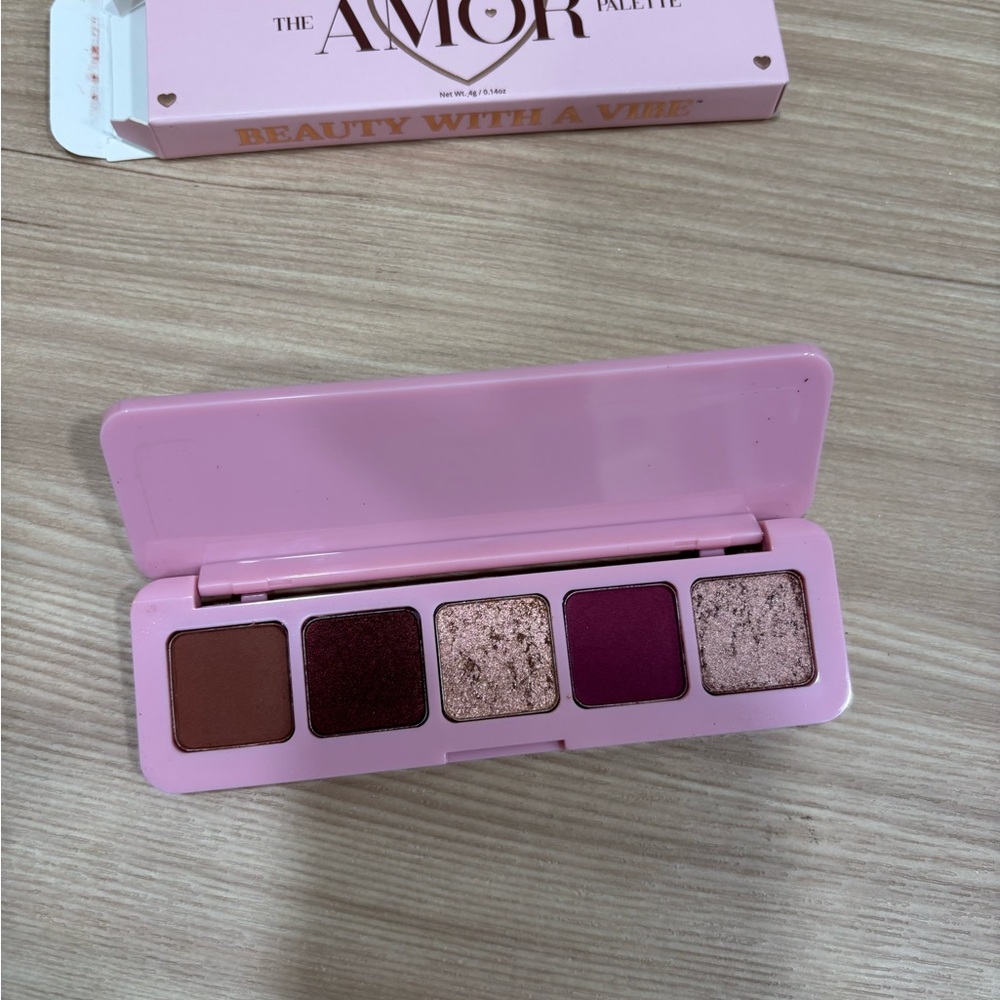 Luna Magic Amor Eyeshadow Palette - 5 pan eyeshadow NWT $8